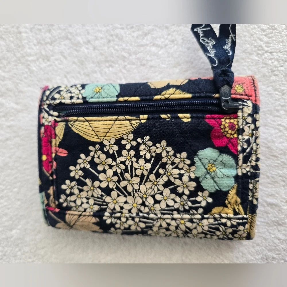 Vera Bradley Floral Women's Wallet - Picture 3 of 9